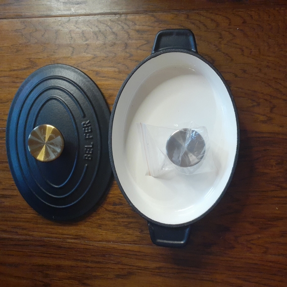 NEW Bel Fer Gray 9” Cast Iron Covered Au Gratin w/ interchangeable Knob. - Picture 4 of 7